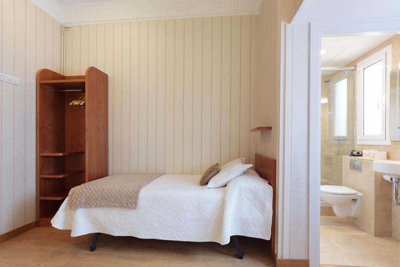 Hostal Oliva Barcelona Eksteriør bilde